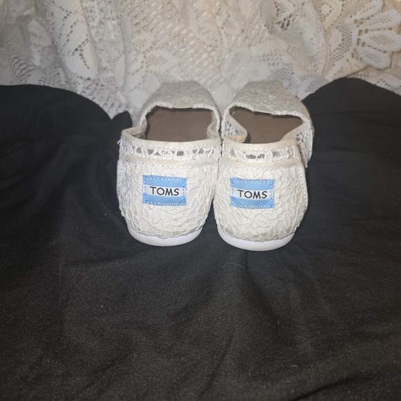 Toms Cream Lace Flats - Picture 4 of 4